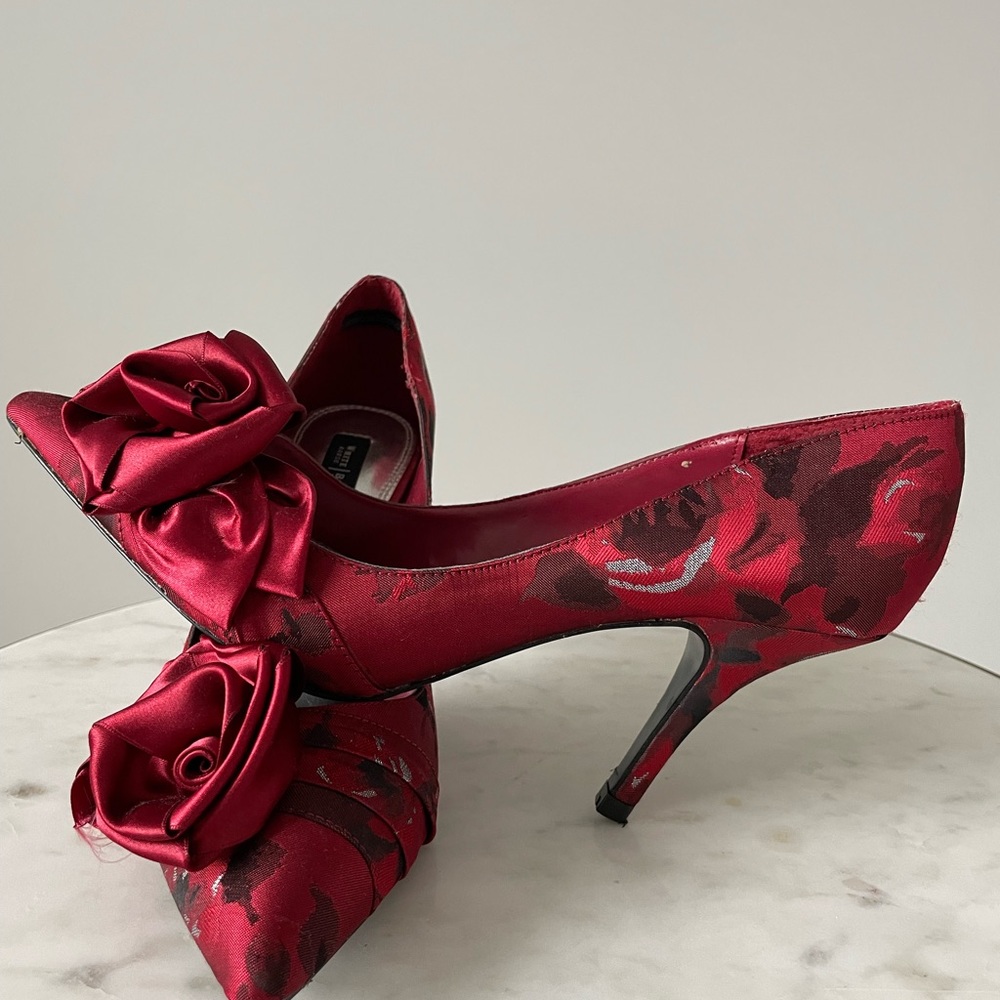 It’s a beautiful shoes like new worn once